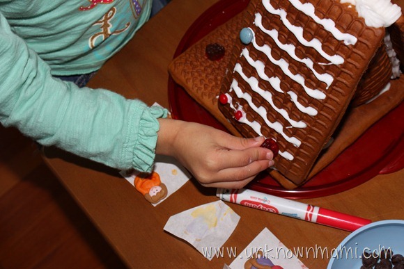Decorating Gingerbread House