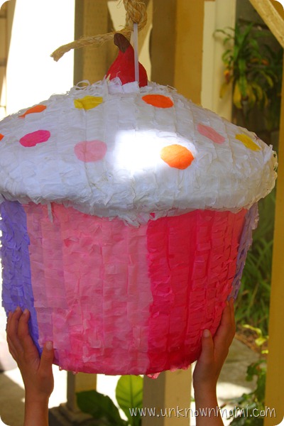 Hands on piñata