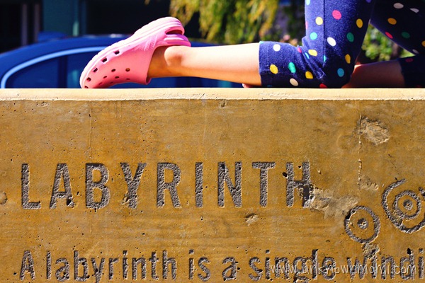 Labyrinth-sign-in-Duboce-Park-unknownmami