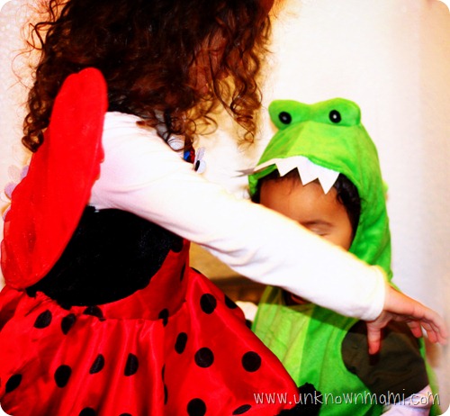 Kids-in-Halloween-costumes