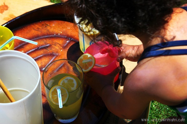 drinking_lemonade-unknownmami