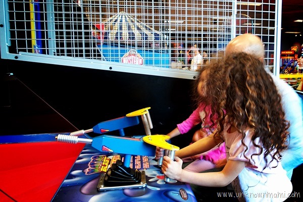 Water gun arcade game