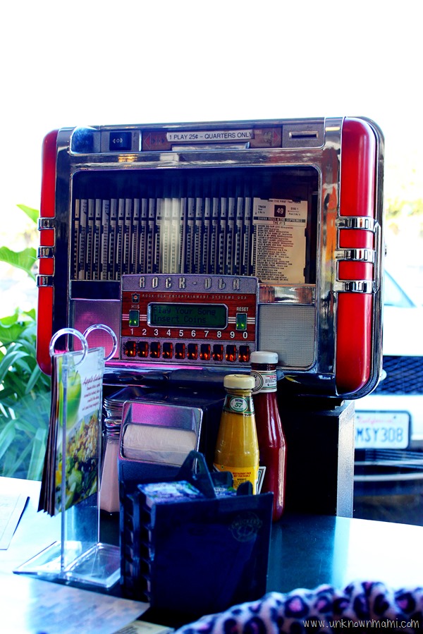 Rockola table top juke box