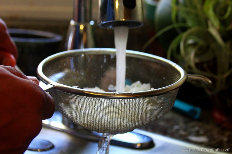 Rinsing raw onions