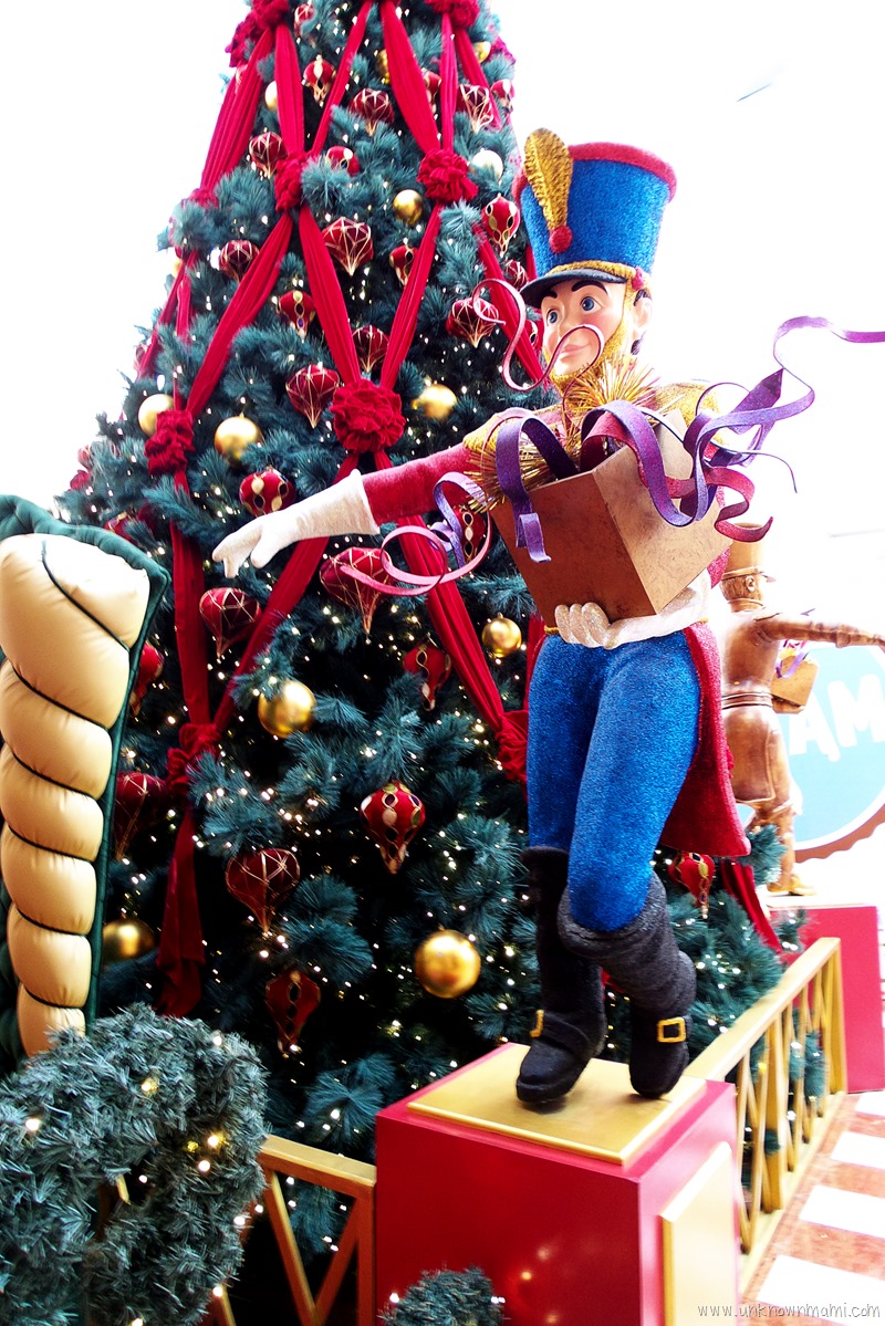 Christmas tree at Stonestown Galleria