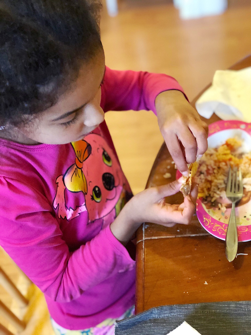 child eating dinner