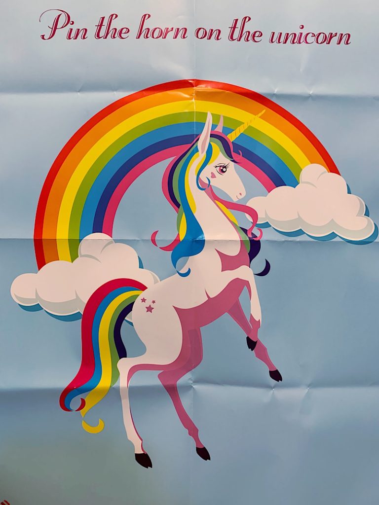 Pin the horn on the unicorn game